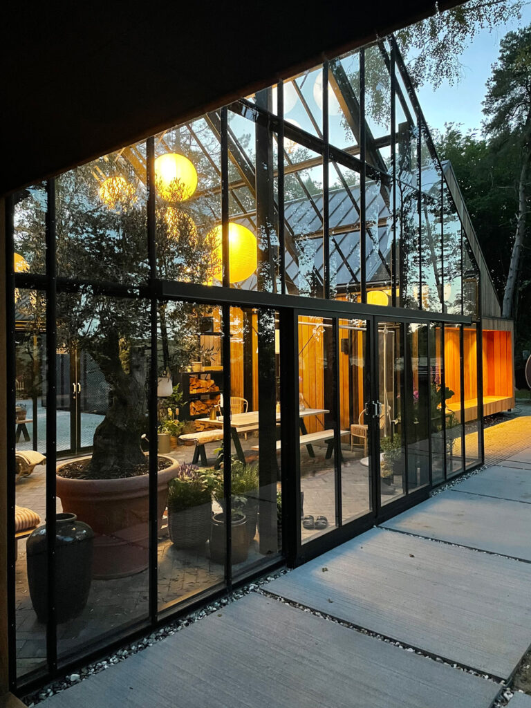 Orangery as connecting building