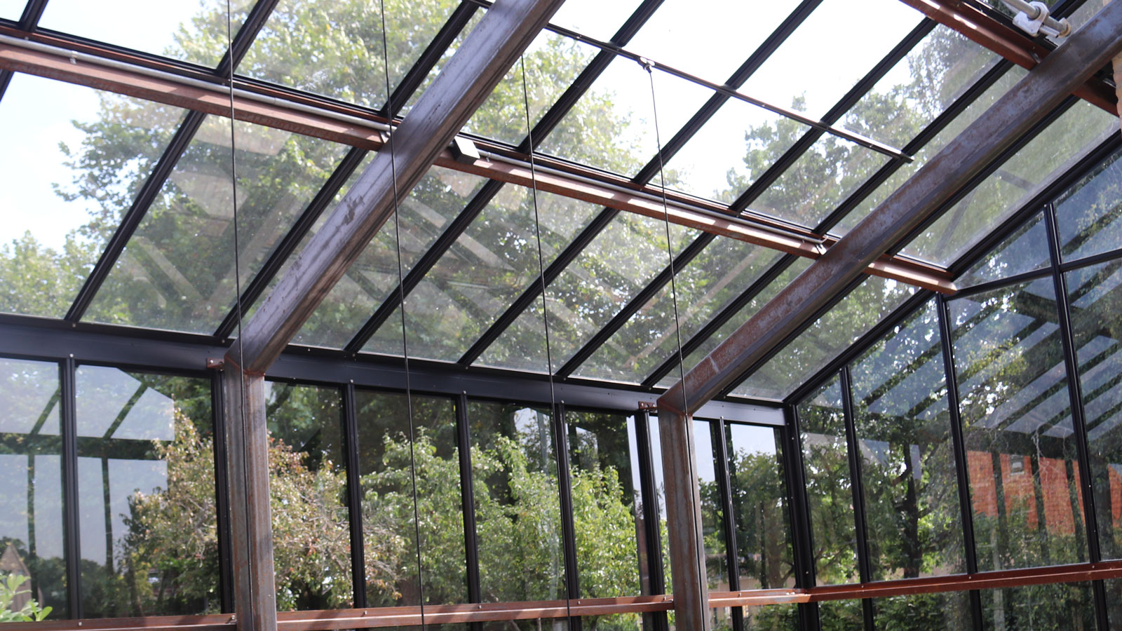 Steel structure in glass building